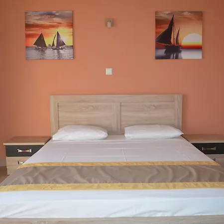 Thassos Grand & *