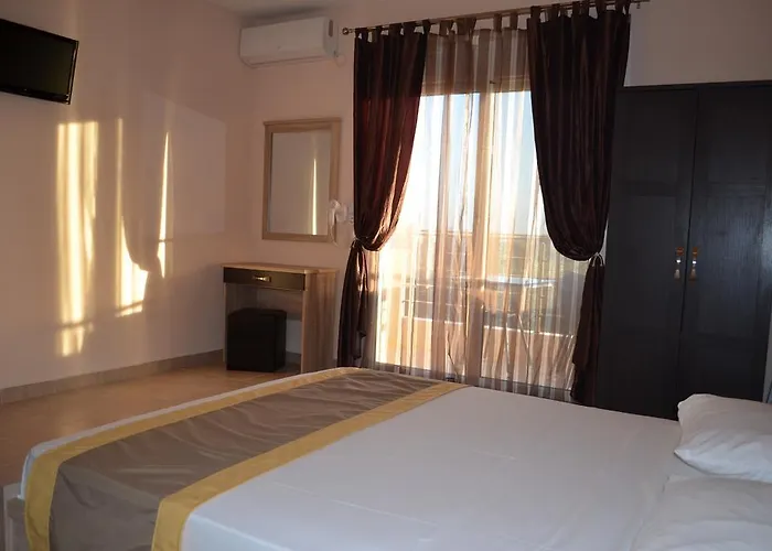 Thassos Grand & * לימנריה